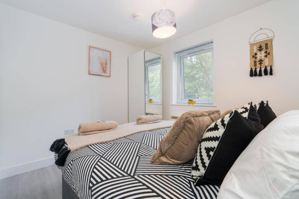 Forest View Apartment- Private Balcony サウサンプトン エクステリア 写真